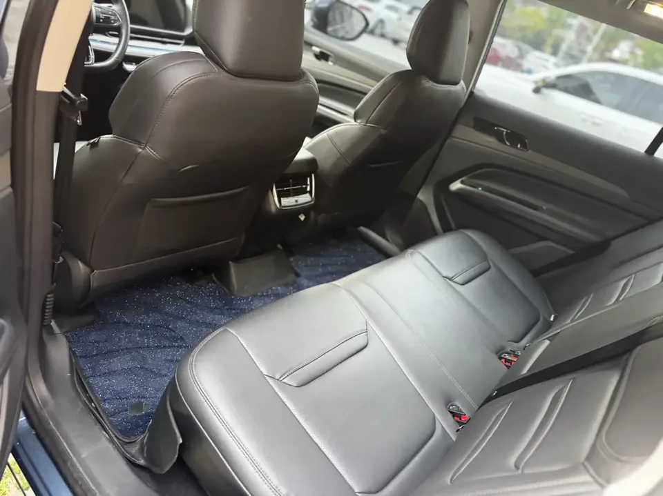 Ford Equator Sport EcoBoost 170 Platinum Edition 2022 — миниатюра 5