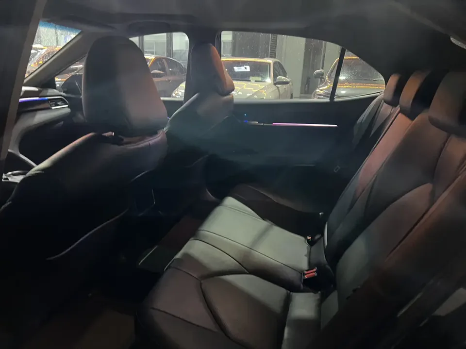 Toyota Camry 2.0G Deluxe Edition 2022 — миниатюра 3