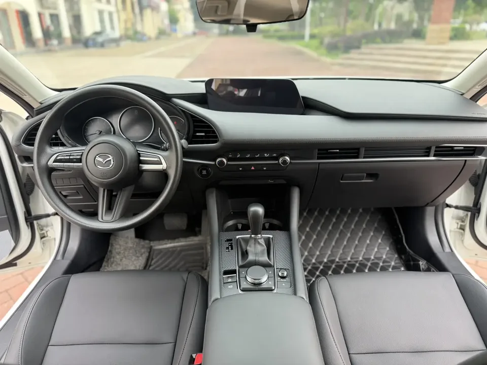Mazda Axela 2.0L Automatic Quality Edition 2023 — миниатюра 4