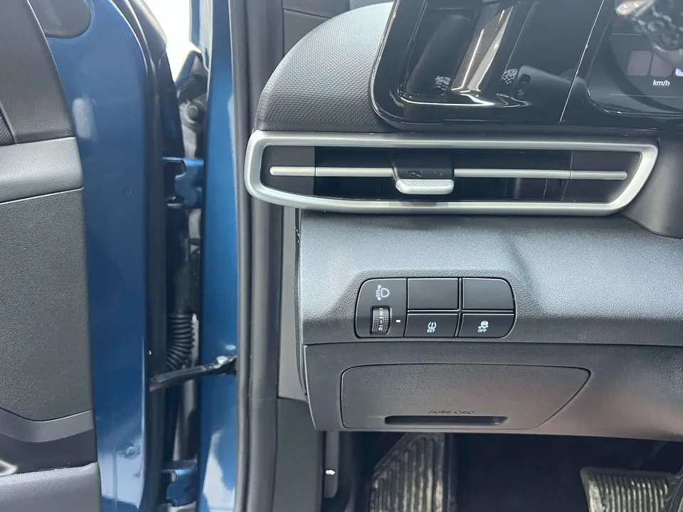 Hyundai Elantra Elantra 2021 1.5L CVT LUX Premium Edition 2022 — миниатюра 3