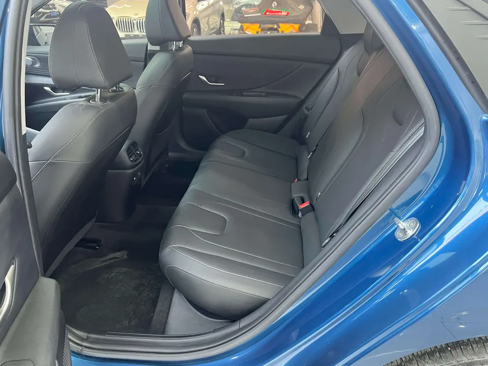 Hyundai Elantra Elantra 2021 1.5L CVT LUX Premium Edition 2022 — миниатюра 5