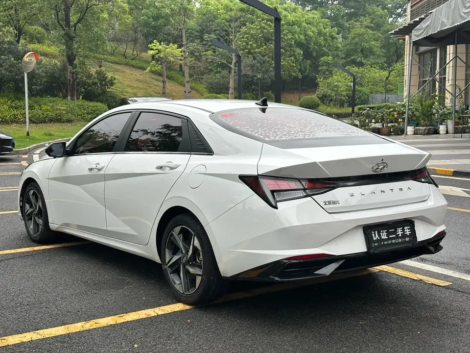 Hyundai Elantra 1.5L CVT GLX Elite Edition 2023 — миниатюра 2