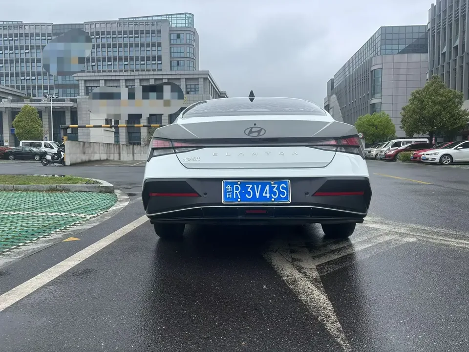 Hyundai Elantra Elantra 1.5L CVT GLX Elite Edition 2025 — thumbnail 2