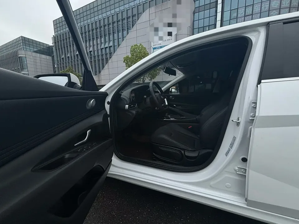 Hyundai Elantra Elantra 1.5L CVT GLX Elite Edition 2025 — thumbnail 5
