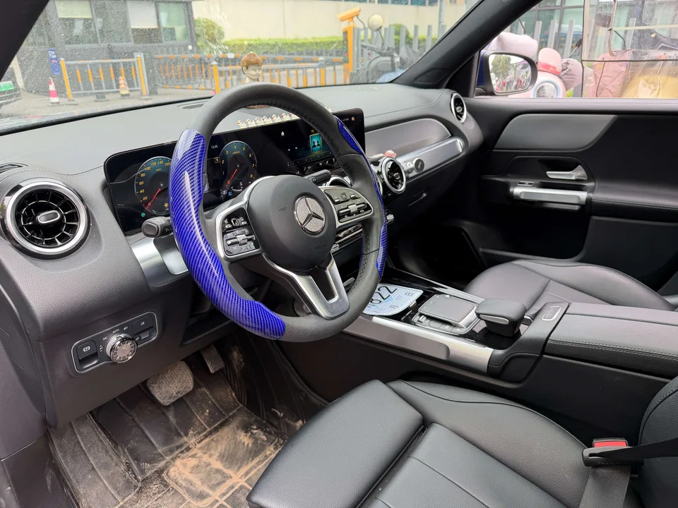 Mercedes-Benz GLB-Class second facelift GLB 200 dynamic version 2022 — миниатюра 3