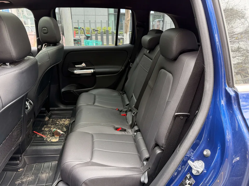 Mercedes-Benz GLB-Class second facelift GLB 200 dynamic version 2022 — миниатюра 4