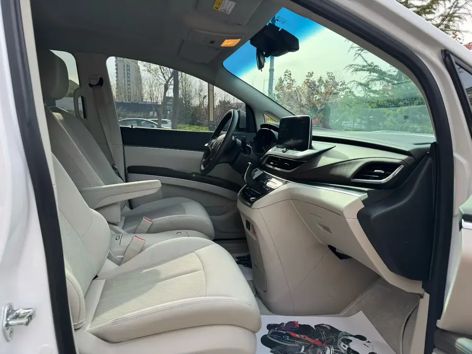 Buick GL8 GL8 2022 facelift land business class 2.0T smart model 2023 — thumbnail 5