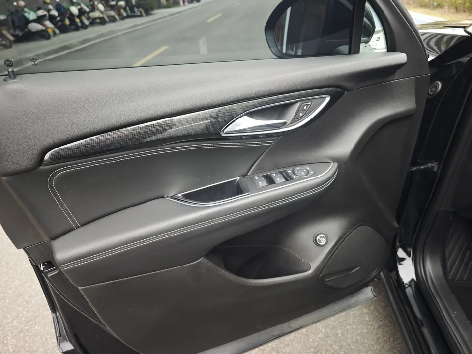 Buick Envision Envision Envision Plus 652T Five-seat Luxury Model 2023 — миниатюра 3