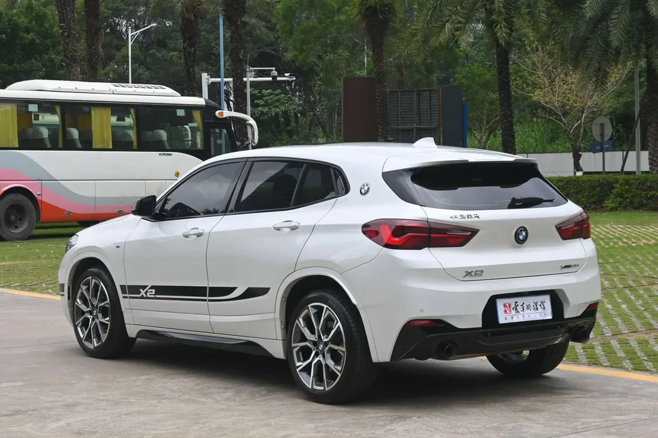 BMW X2 facelift xDrive25i Night Edition 2022 — миниатюра 2