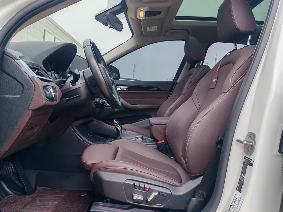 BMW X1 BMW X1 2022 sDrive25Li Leading Edition 2023 — миниатюра 4