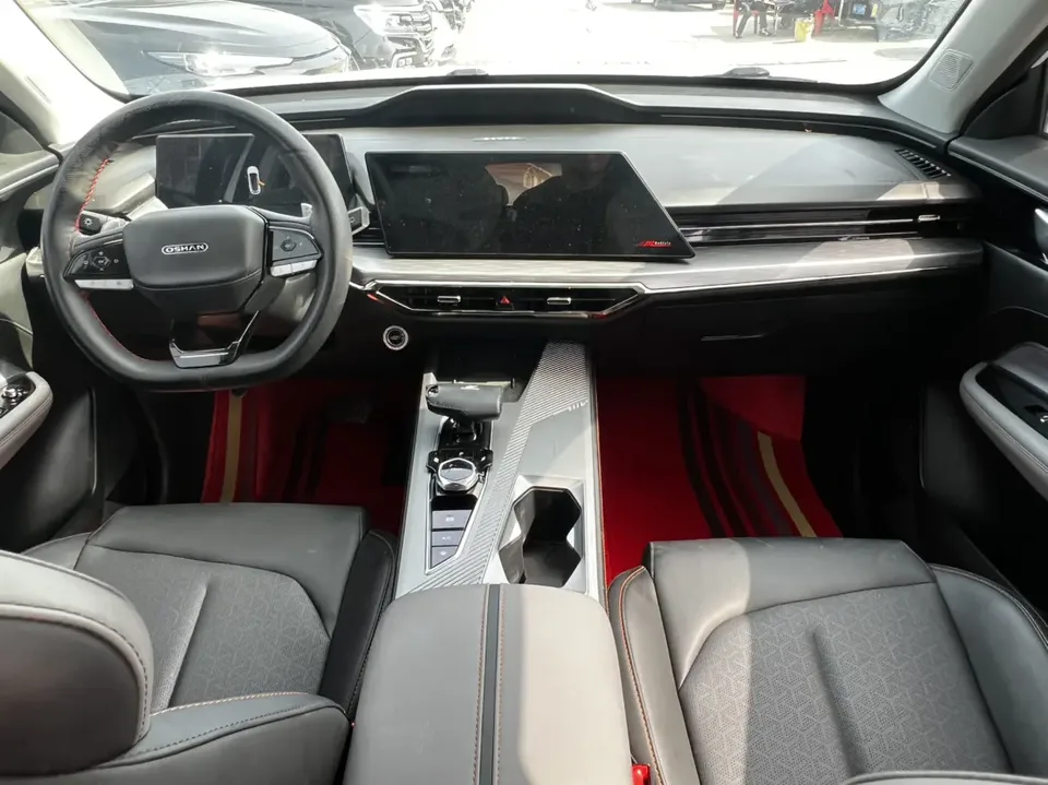 Oshan Changan Auchan Z6 Blue Whale 1.5T DCT Smart Navigation Model 2023 — миниатюра 3