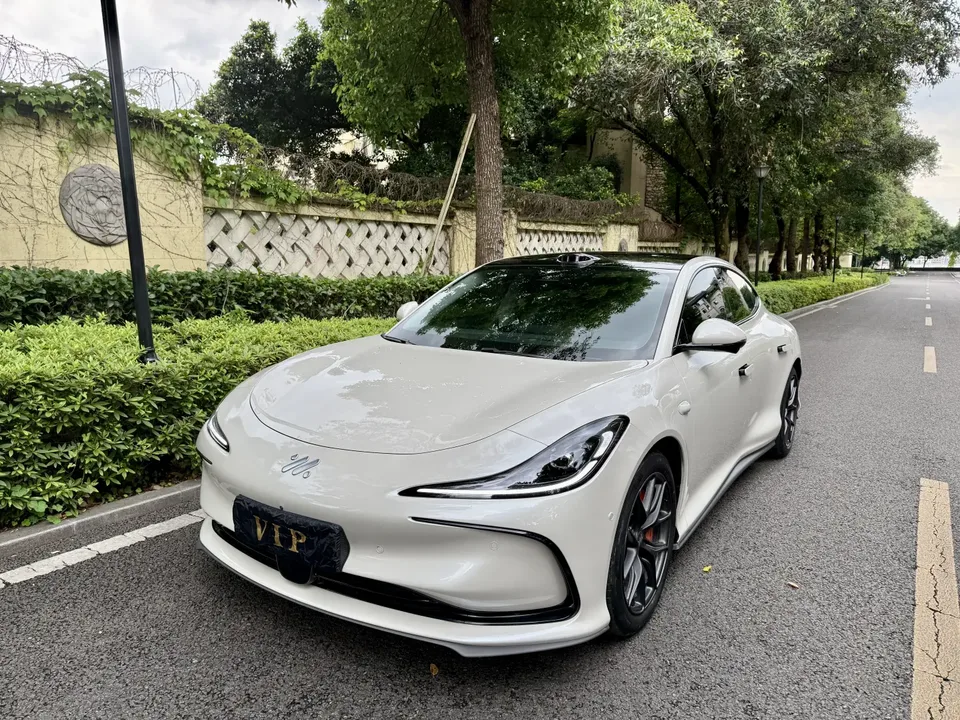 Zhiji L6 2024