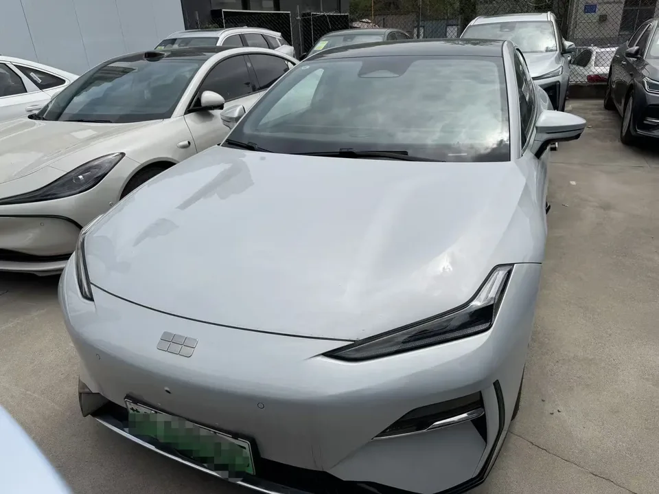 Geely Galaxy E8 2025