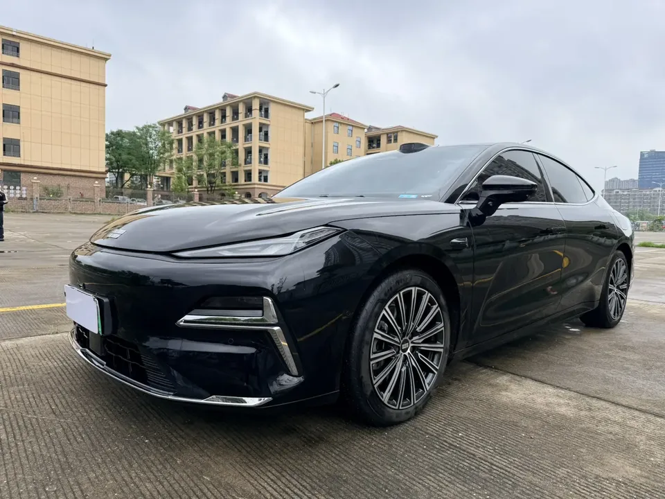 Geely Galaxy Star 8 PHEV 2025