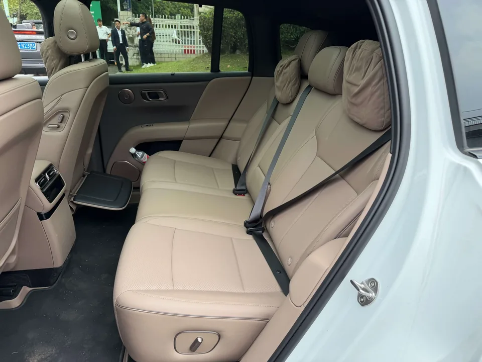 Li Ideal i6 Ideal i6 2025 Two-wheel drive standard version 2026 — thumbnail 4
