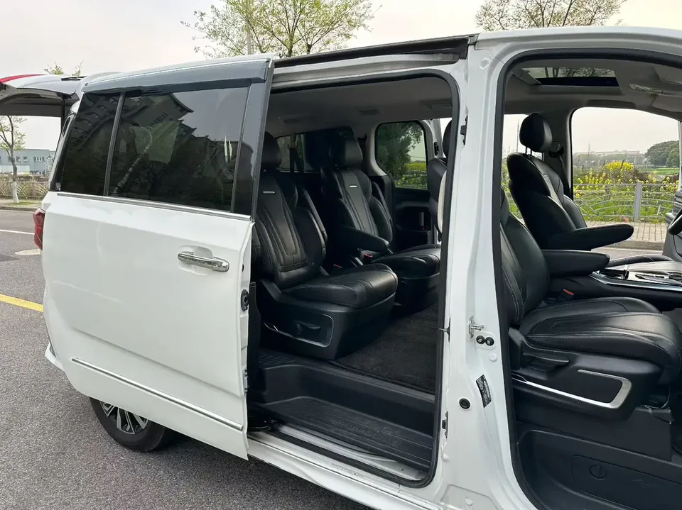Datong Maxus G20 Maxus G20 2021 PLUS 2.0T gasoline automatic luxury version 2022 — миниатюра 5