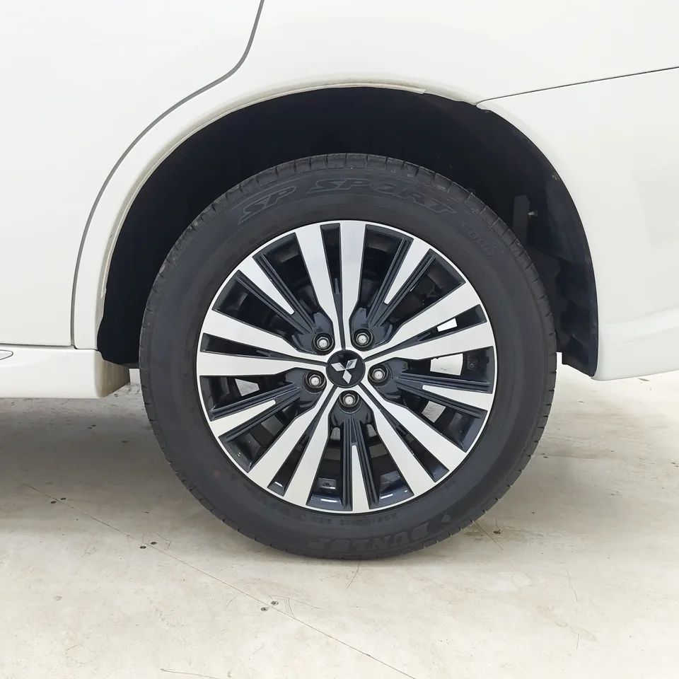 Mitsubishi Outlander 2.0L 2WD 5-seater 2023 — миниатюра 5