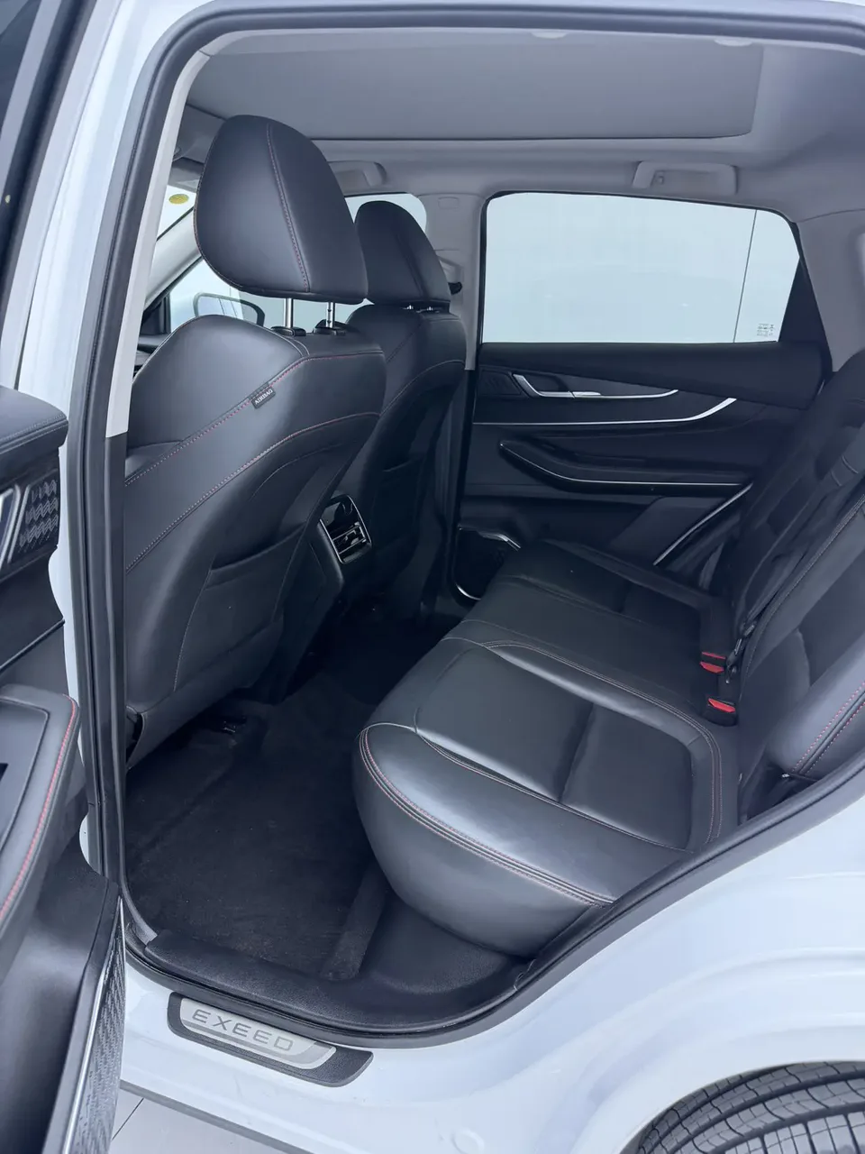 Exeed LX Xingtu Zhuifeng 2022 Wind and Waves Edition 1.5T CVT Yufengxing Edition 2022 — миниатюра 4