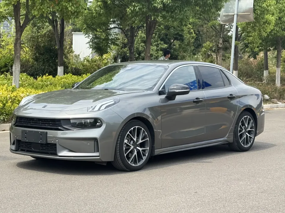 Lynk & Co 03 2022