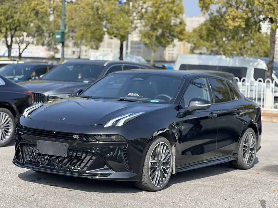 Lynk & Co 03 2025
