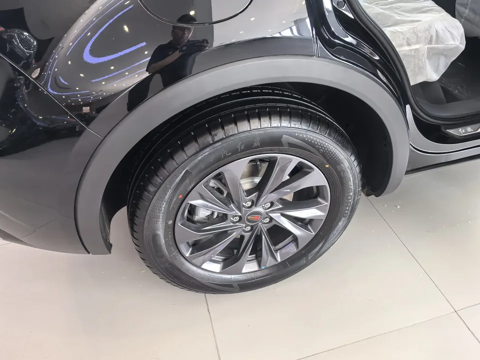 Hongqi HS5 Hongqi HS5 2026 2.0T Flagship Pro Edition 2026 — миниатюра 3
