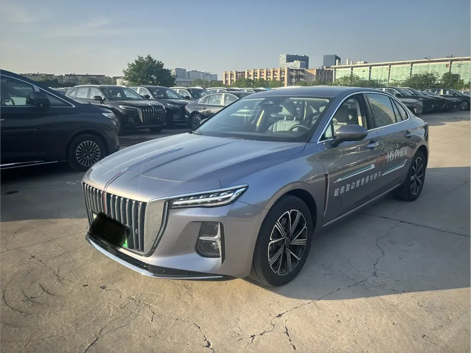 Hongqi H5 PHEV 2025