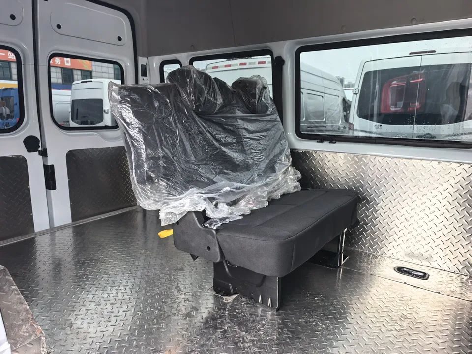 Jiangling Fushun 2.0T manual diesel short-axle mid-top commercial multi-purpose passenger car 5 seats 2025 — миниатюра 3