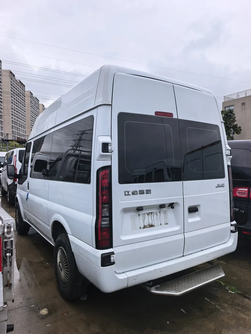 Jiangling Fushun 2.0T manual diesel short-axle mid-top commercial multi-purpose passenger car 5 seats 2025 — миниатюра 4