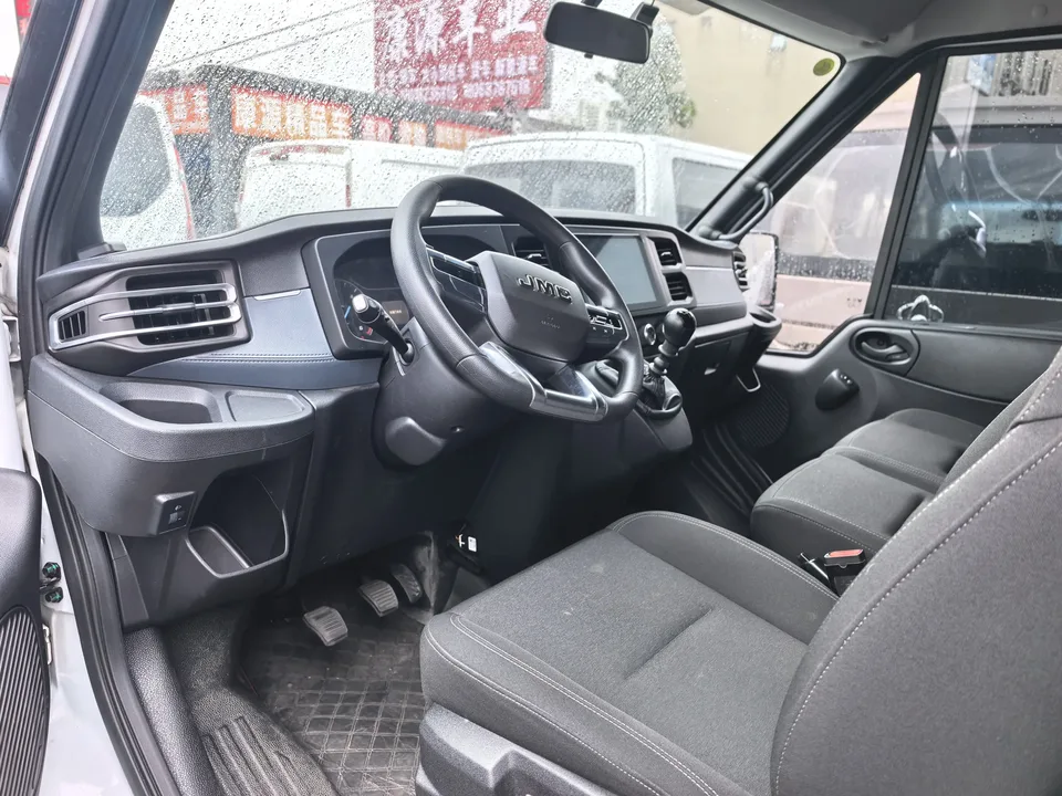 Jiangling Fushun 2.0T manual diesel short-axle mid-top commercial multi-purpose passenger car 5 seats 2025 — миниатюра 5
