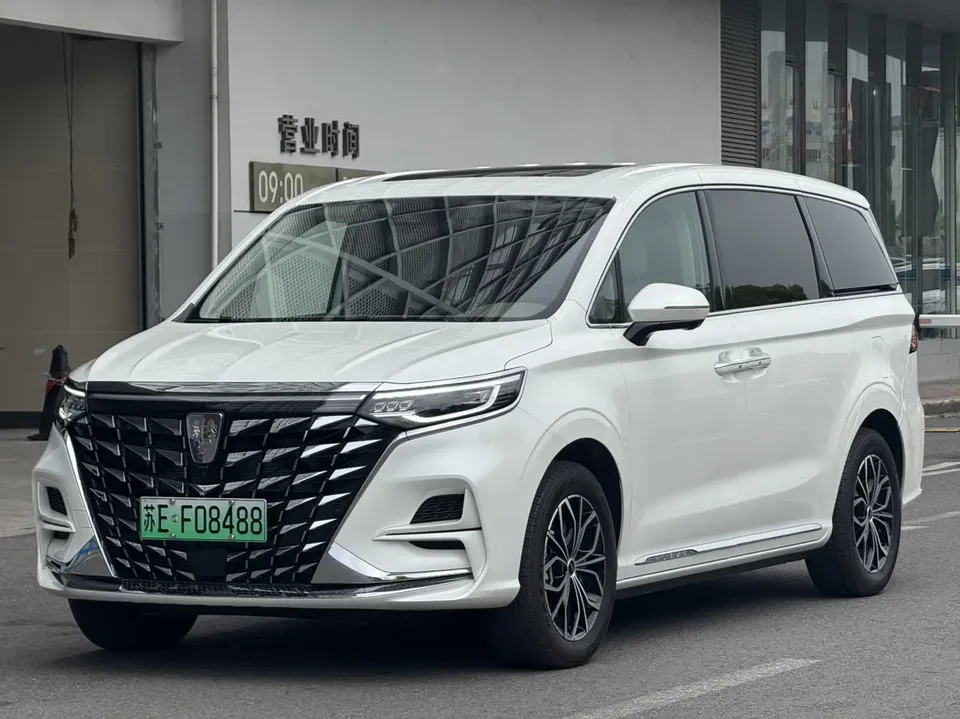 Roewe iMAX8 DMH 2025