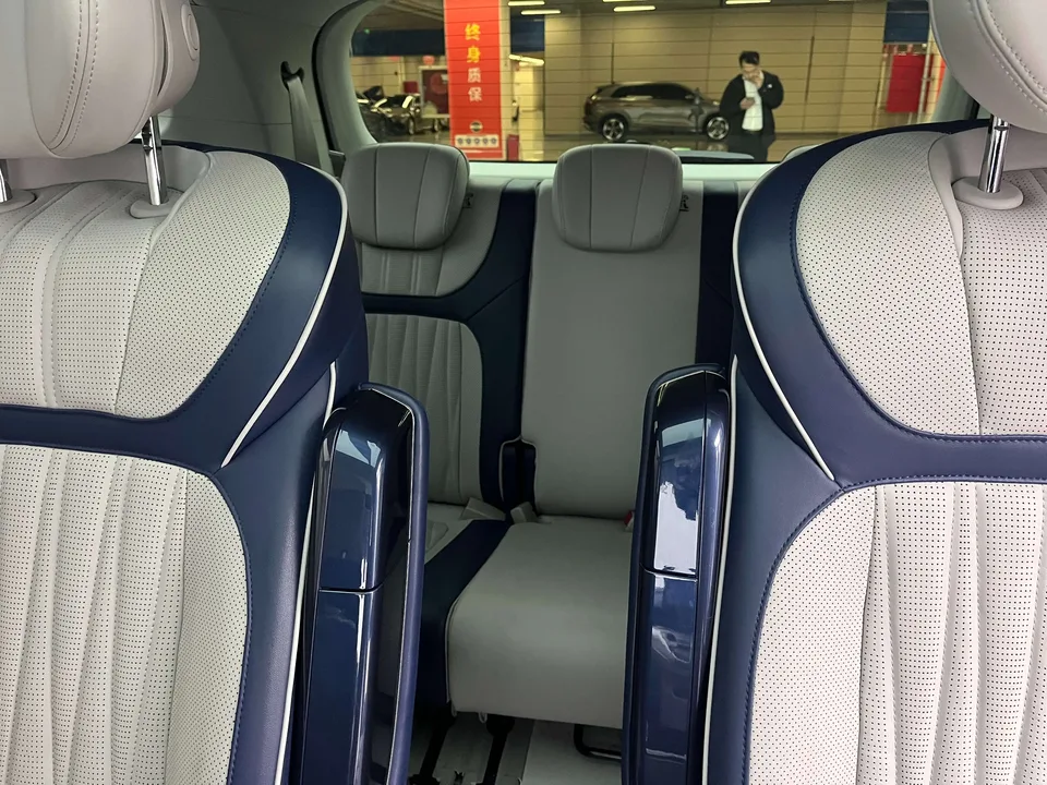 Roewe iMAX8 Roewe iMAX8 2021 400TGI Supreme Series Honor Edition 2022 — миниатюра 3