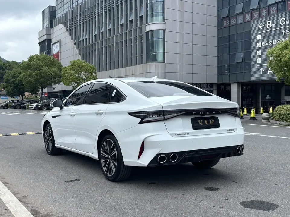 Chery Arrizo 8 1.6TGDI DCT Intelligent 2025 — миниатюра 4