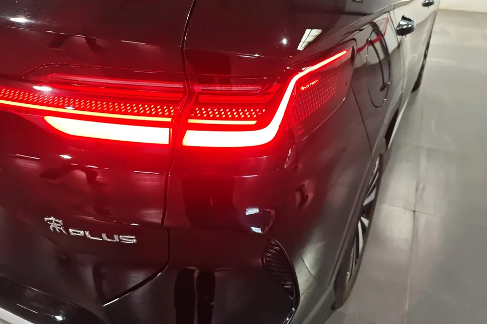 BYD Song PLUS DM DM-i Champion Edition 110KM Flagship Model 2023 — миниатюра 3