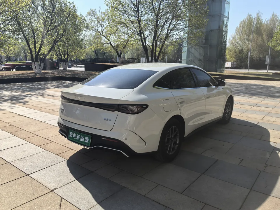 BYD Seal 06DM Seal 06DM 2026 Super Enjoy Edition DM-i 128KM Luxury Model 2026 — миниатюра 2