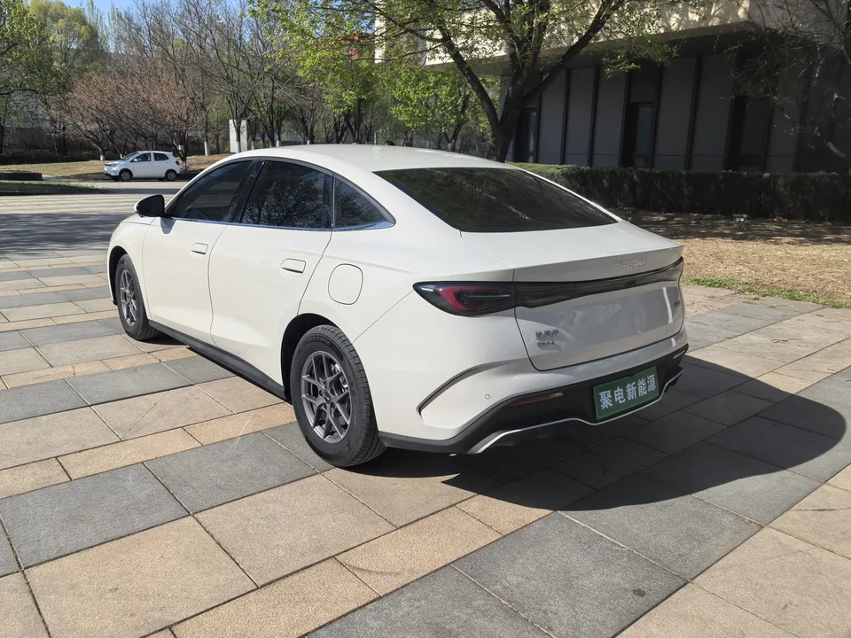 BYD Seal 06DM Seal 06DM 2026 Super Enjoy Edition DM-i 128KM Luxury Model 2026 — миниатюра 4