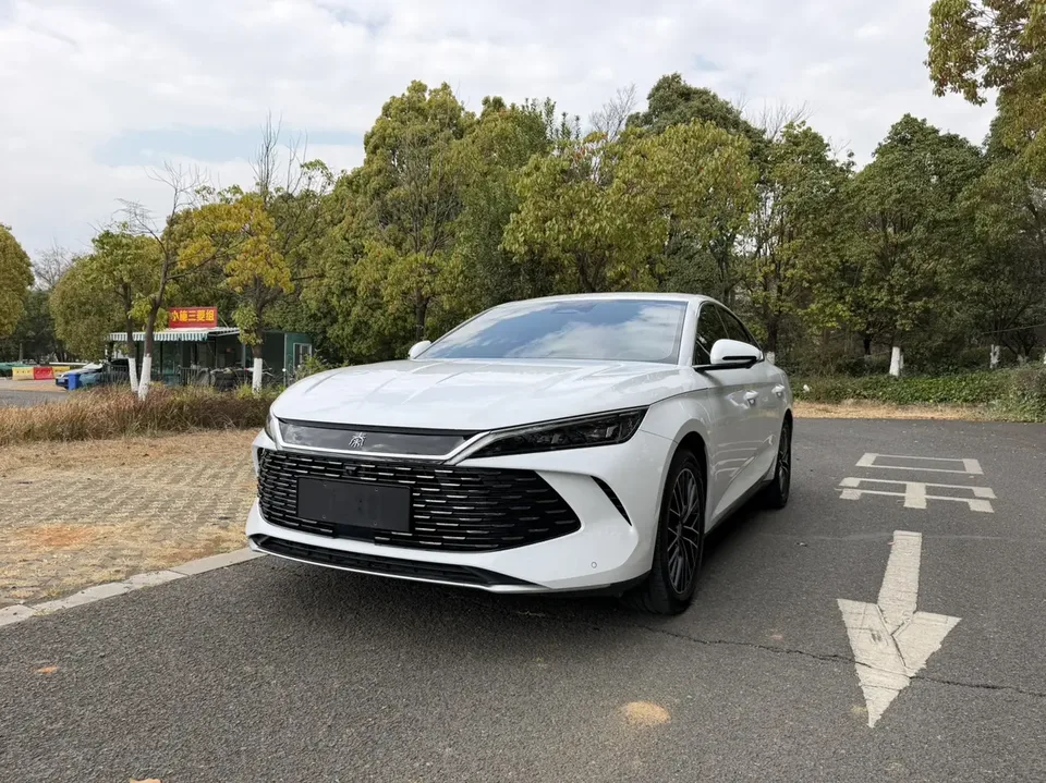 BYD Qin L DM 2025