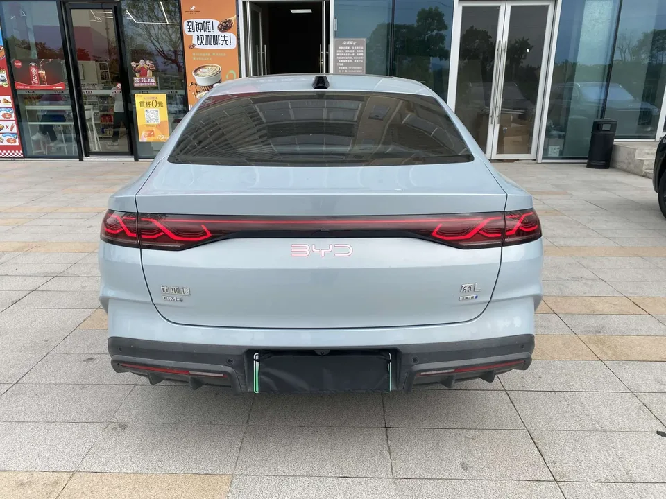 BYD Qin L DM Intelligent Driving Edition DM-i 80KM Beyond Edition 2025 — миниатюра 2