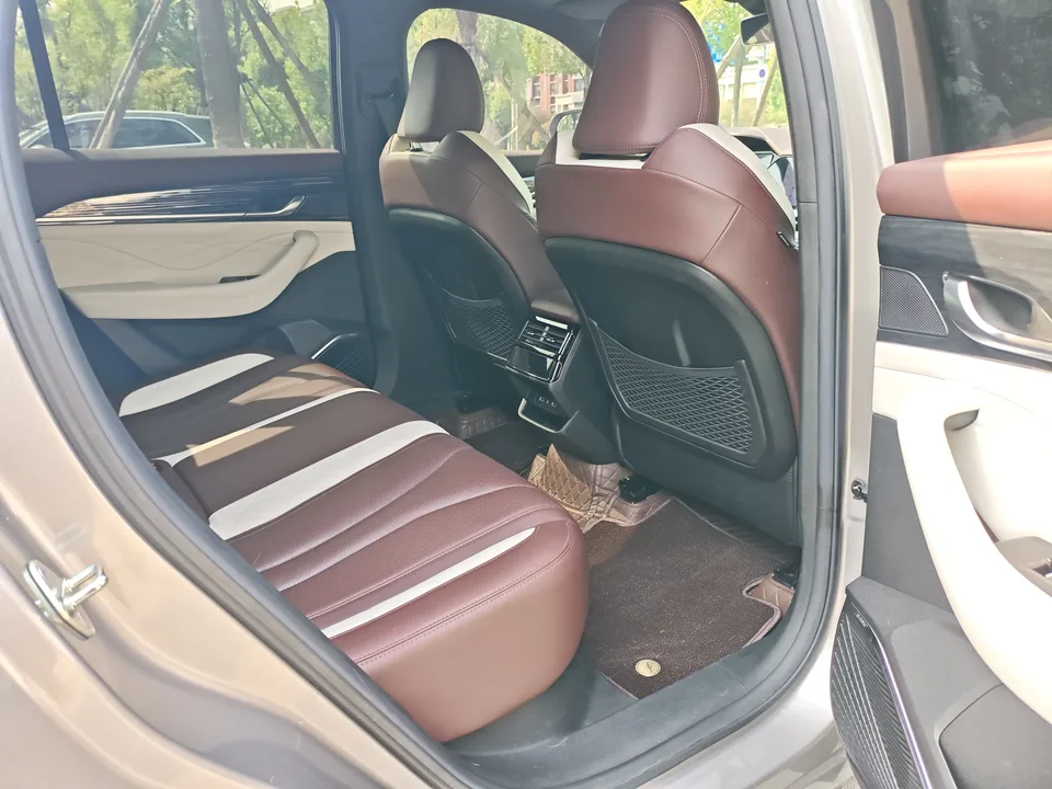 Geely Monjaro 2.0TD DCT EVO 2WD Smart Edition 2023 — миниатюра 3