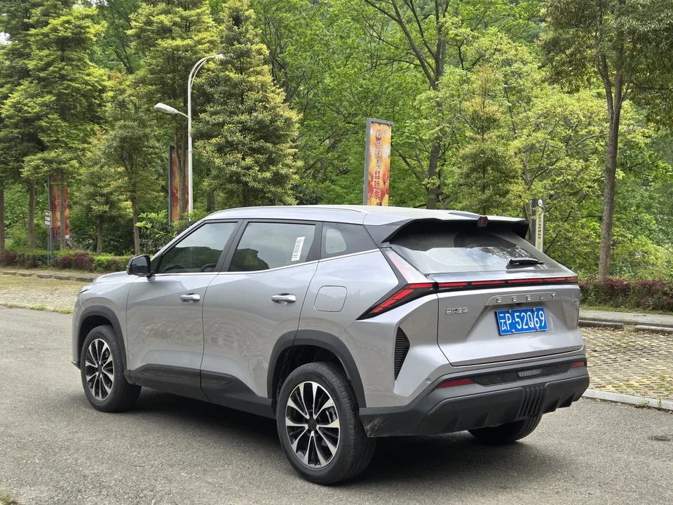 Geely Atlas Boyue 2026 1.5TD Yearning 2026 — миниатюра 2