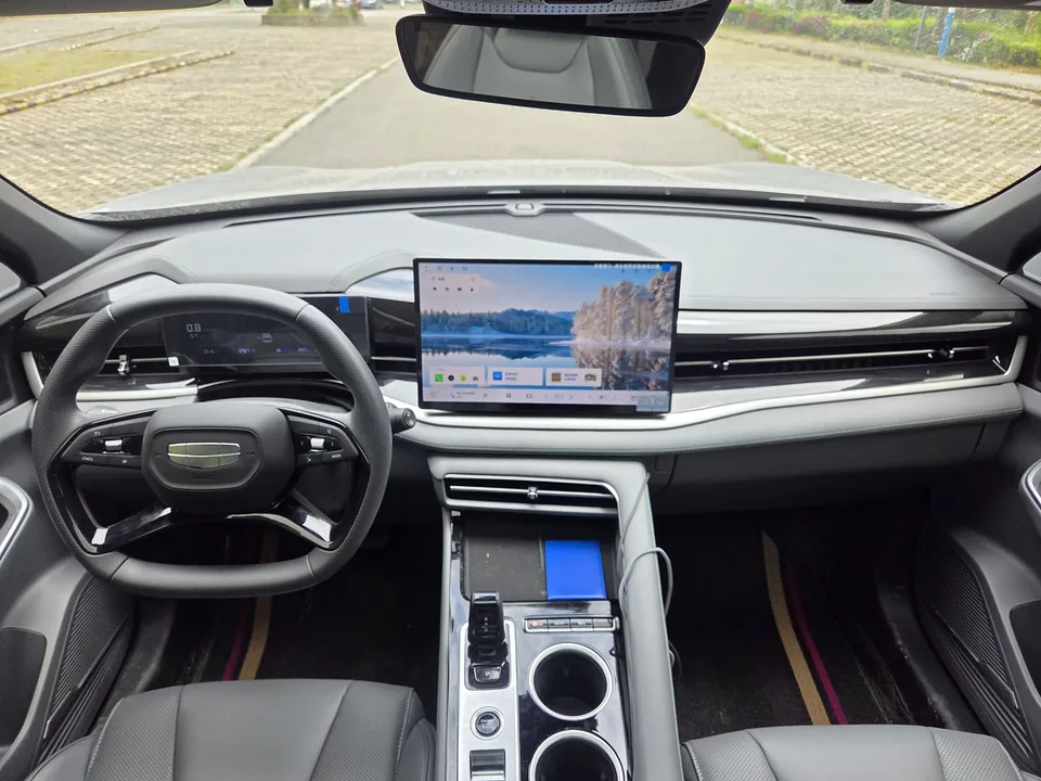 Geely Atlas Boyue 2026 1.5TD Yearning 2026 — миниатюра 3