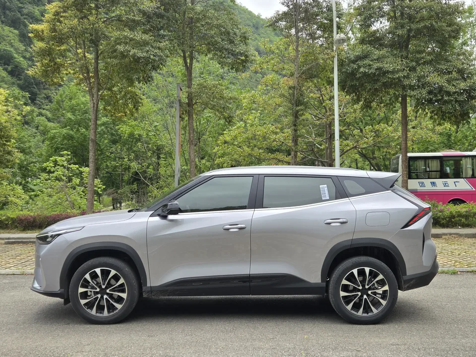 Geely Atlas Boyue 2026 1.5TD Yearning 2026 — миниатюра 4