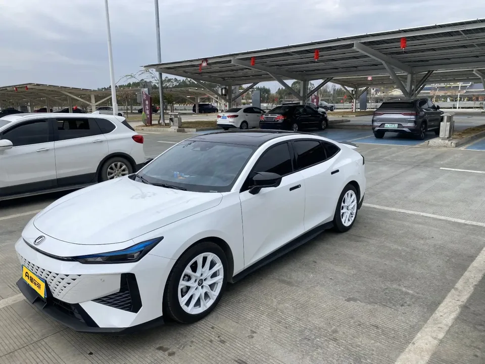 Changan UNI-V 2024