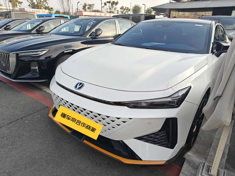 Changan UNI-V Changan UNI-V 2024 1.5T Premium Sports 2025 — photo 1, buy with delivery to Moscow