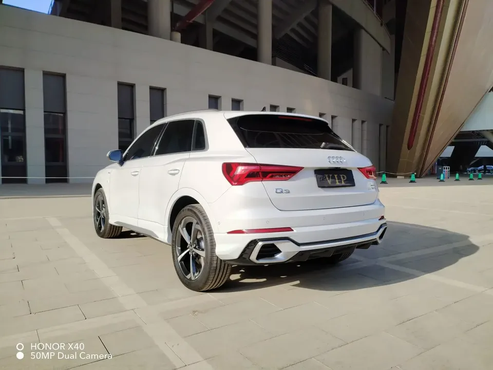 Audi Q3 Audi Q3 2025 quattro 45th Anniversary Edition 35 TFSI Stylish and Dynamic 2025 — миниатюра 4