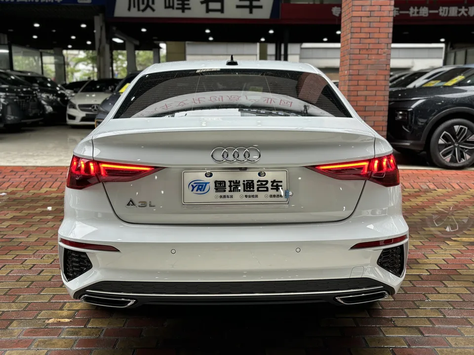 Audi A3 A3L Limousine 35 TFSI Fashionable and Elegant 2023 — миниатюра 2