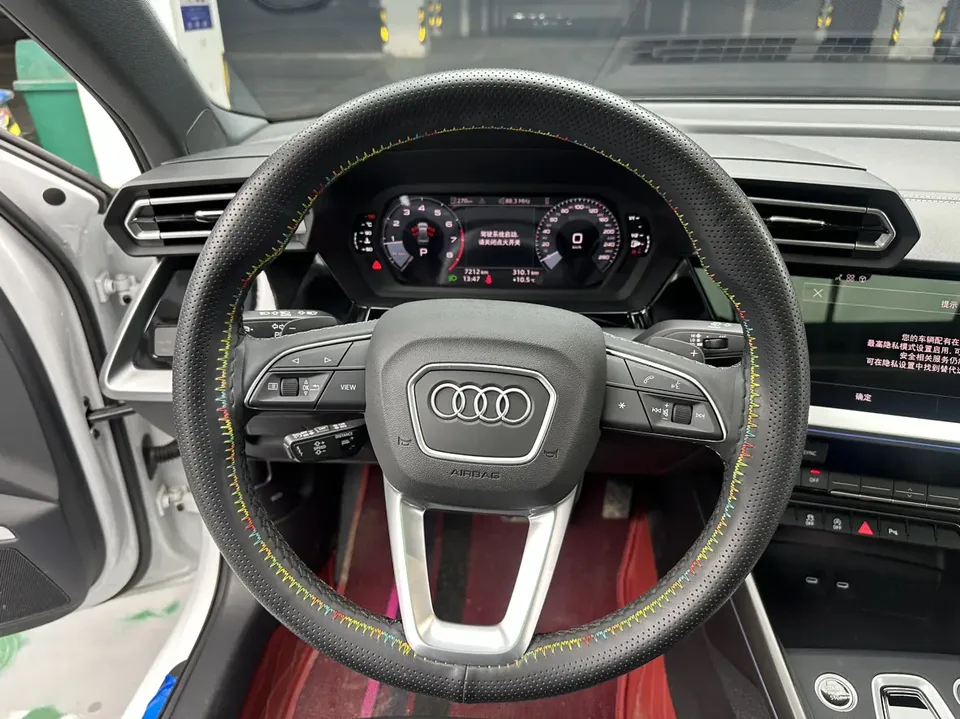 Audi A3 Audi A3 2025 A3L Limousine 35 TFSI Flying Spur Premium Edition + Luxury Package 2025 — миниатюра 3