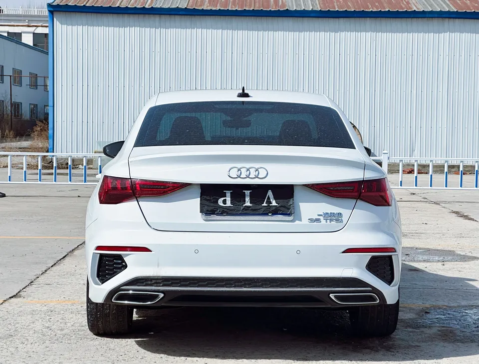Audi A3 A3L Limousine 35 TFSI Fashion Sports 2023 — миниатюра 2
