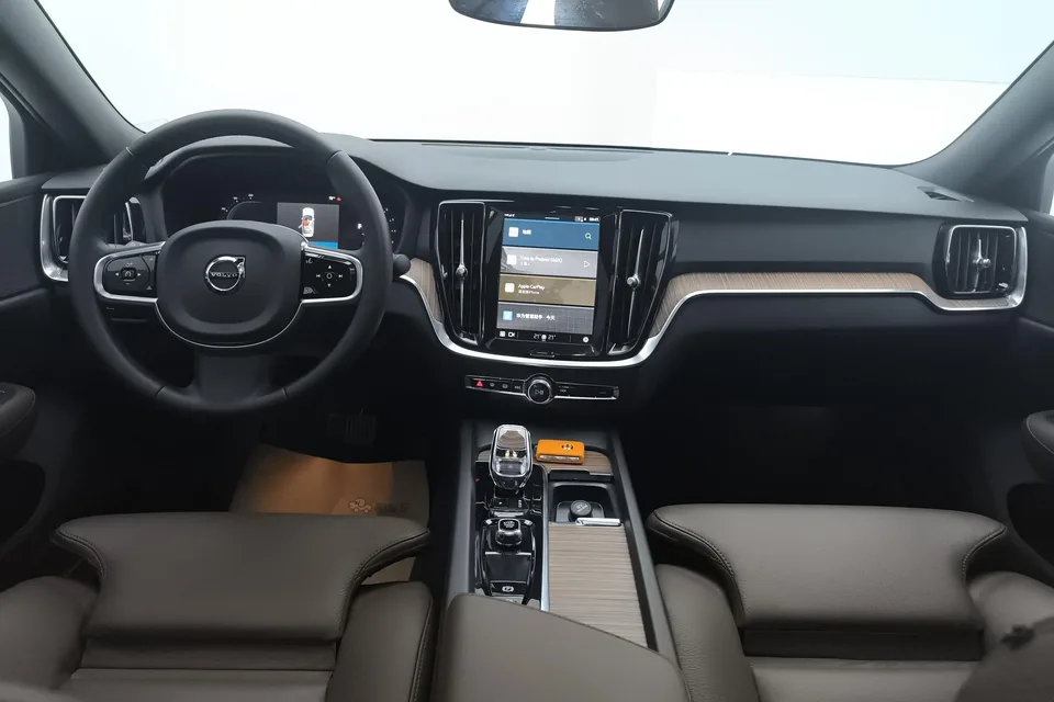 Volvo S60 Volvo S60 2025 B4 Zhiyuan Deluxe Edition 2024 — thumbnail 4