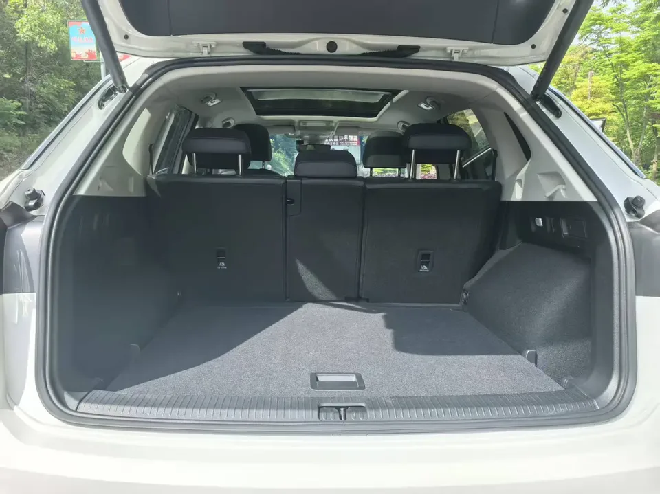 Volkswagen Tayron Tanyue 2023 330TSI 2WD Luxury Plus Advanced Edition 2023 — миниатюра 5