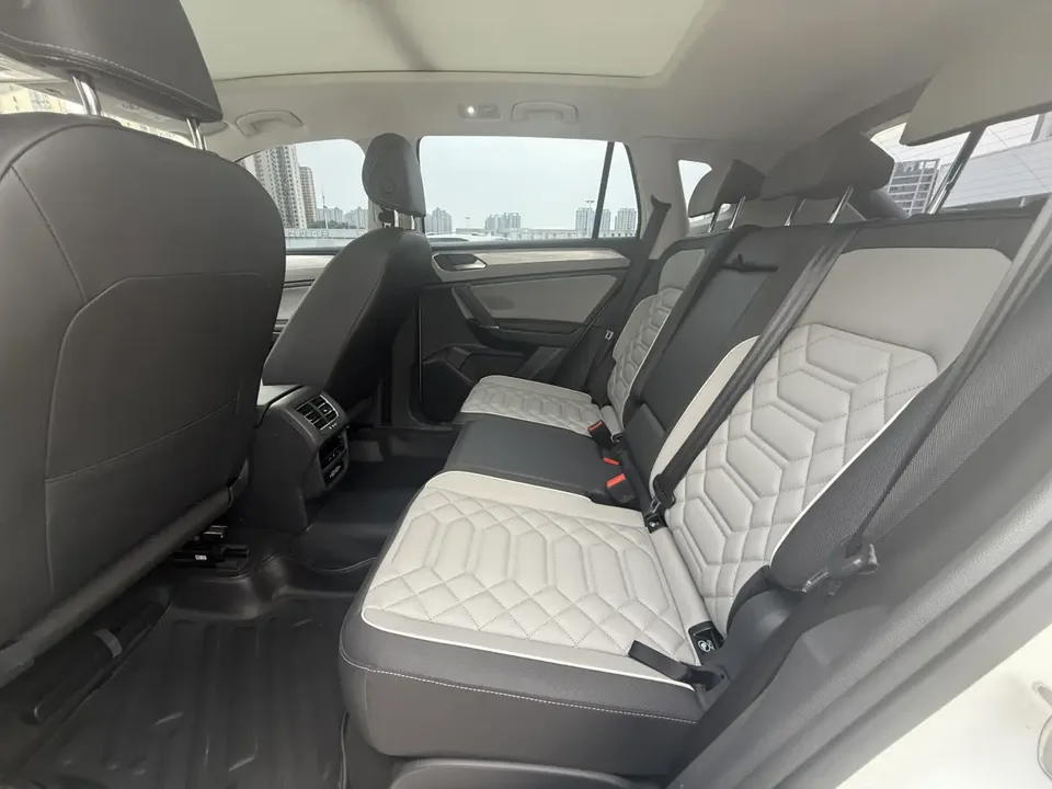 Volkswagen Tayron Tanyue 2023 330TSI 2WD R-Line High Energy Edition 2023 — миниатюра 3